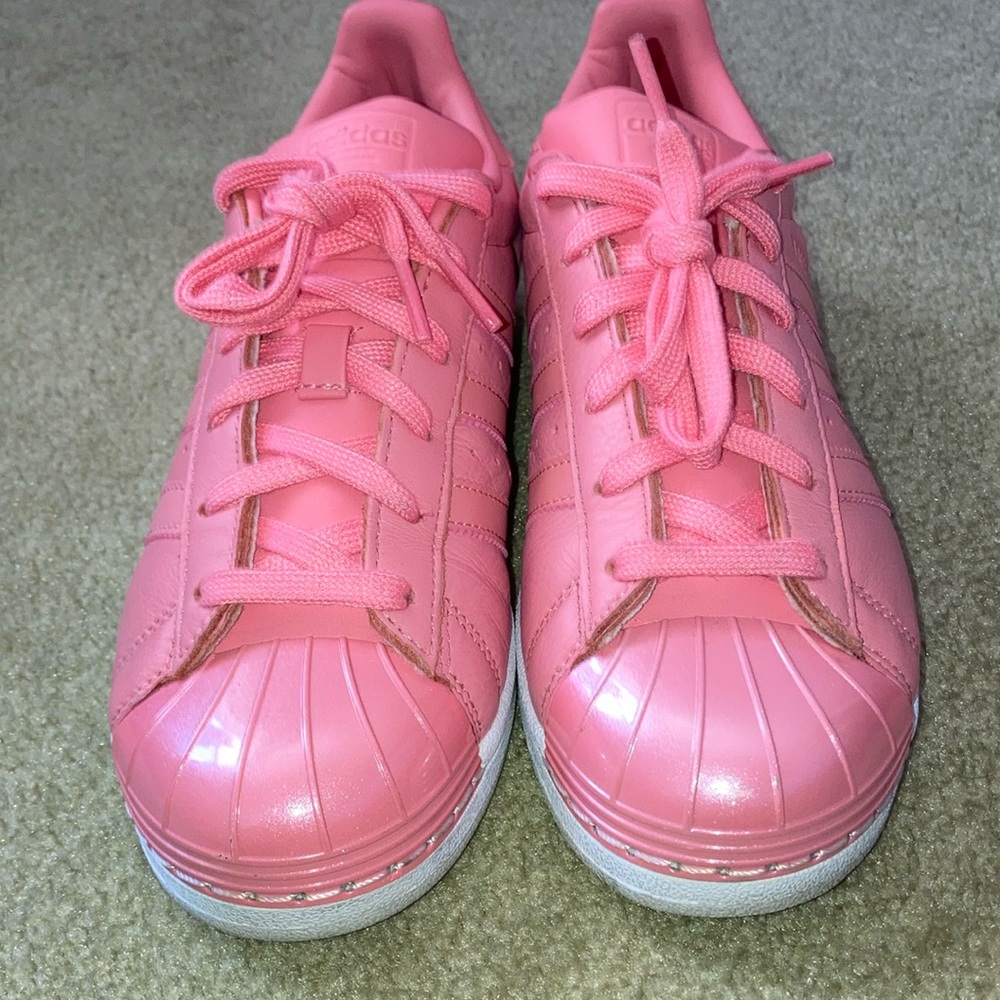 Women’s pink/salmon colored adidas tennis shoes size 8